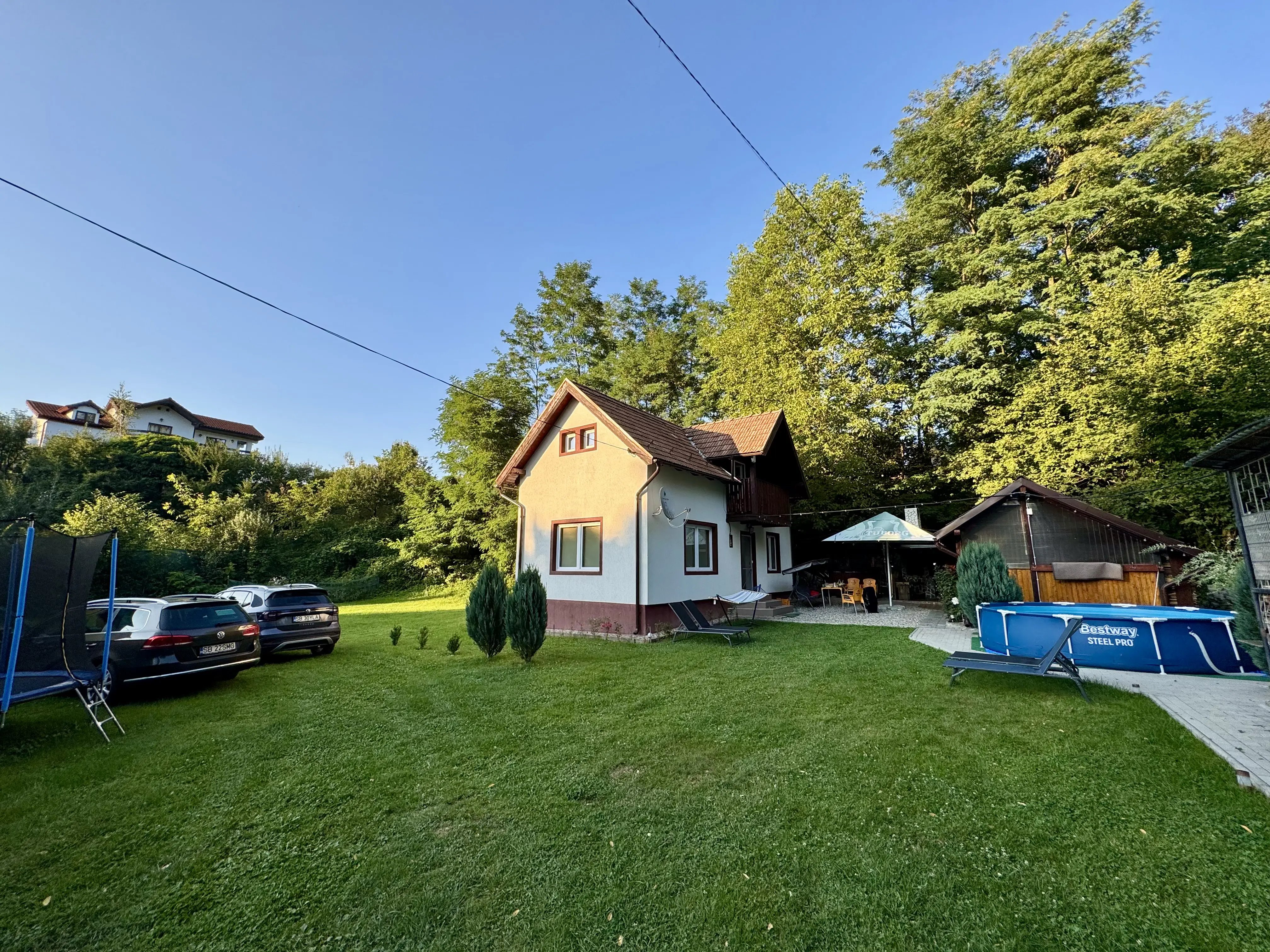 Sigami House în peisajul de primăvară